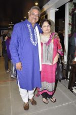 siddharth kak and wife at CAC Celebrates its 50th Anniversary with an Exhibition curated by Karan Grover on 29th Nov 2012.JPG